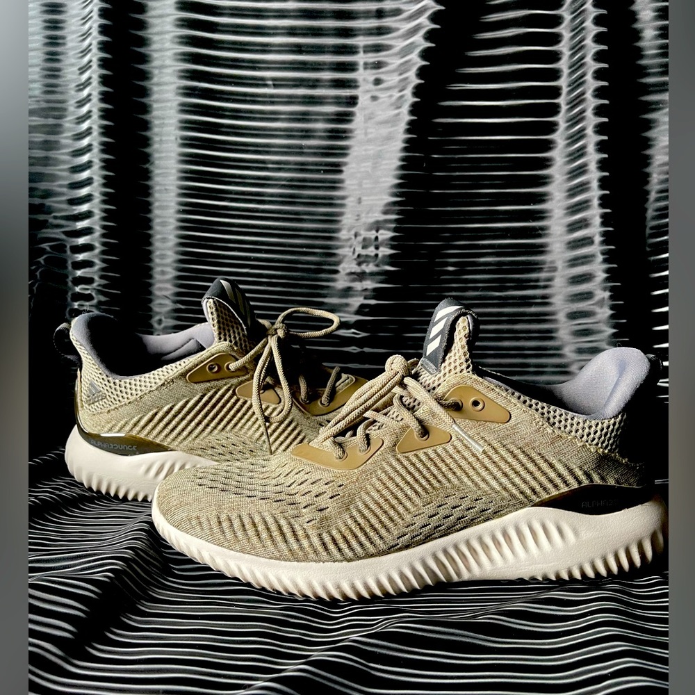 Adidas Alphabounce EM Women’s 8.5 Trace Olive Running Shoe